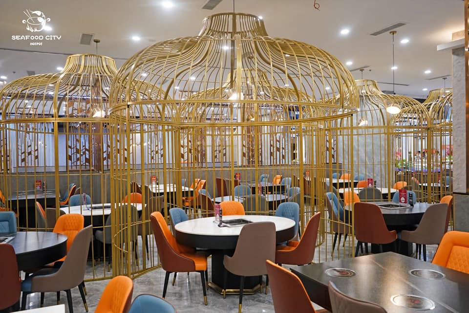 Premium ပင်လယ်စာတွေအစုံအလင်ရတဲ့ “Seafood City Hot Pot” The Restaurant