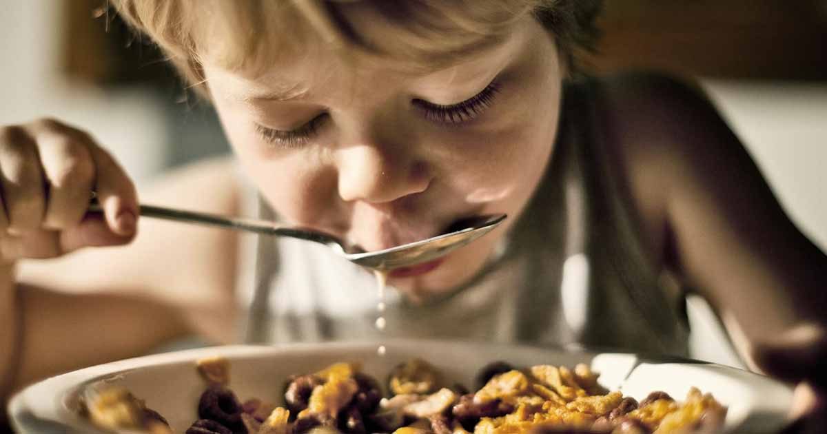 ကလေးများ ဉာဏ်ရည် ဖွံ့ဖြိုးဖို့ ကျွေးသင့်သော အကောင်းဆုံး အစားအစာများ
