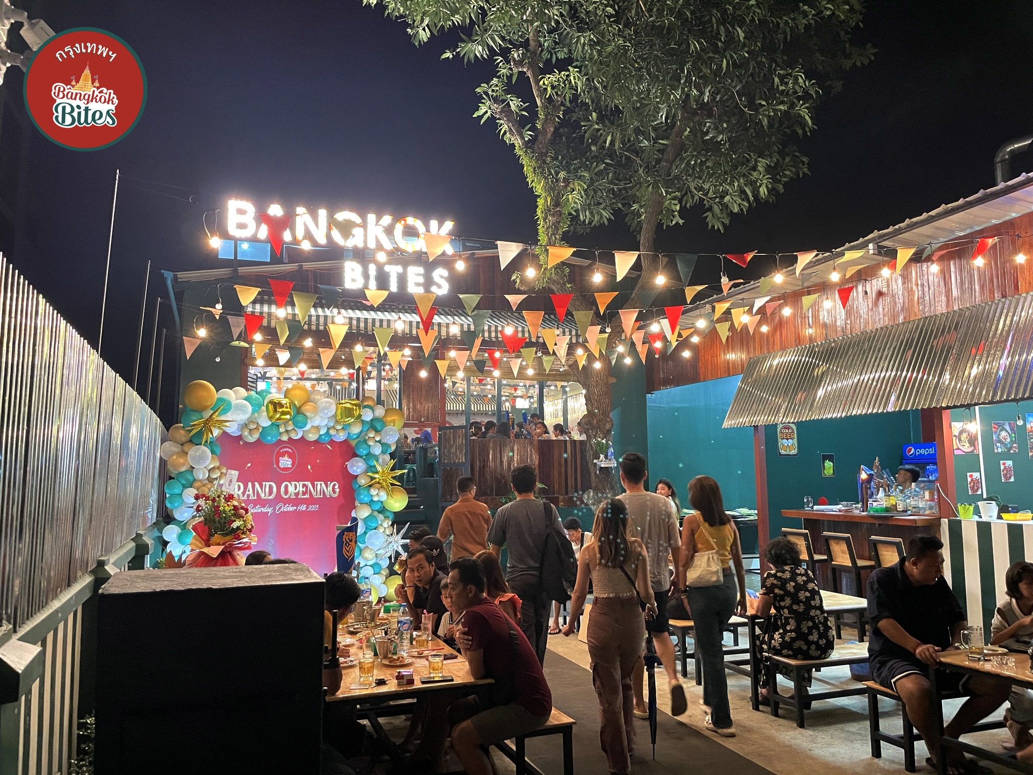 ရန်ကင်းက ဘန်ကောက်ညစျေးစတိုင် ထိုင်းဆိုင်အသစ်ကြီး Bangkok Bites